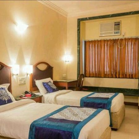 Strand Hotel, Colaba Mumbai Bagian luar foto