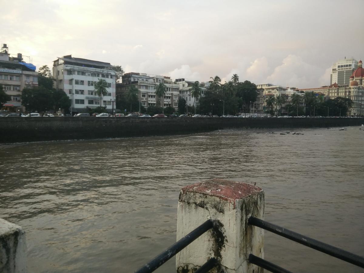 Strand Hotel, Colaba Mumbai Bagian luar foto