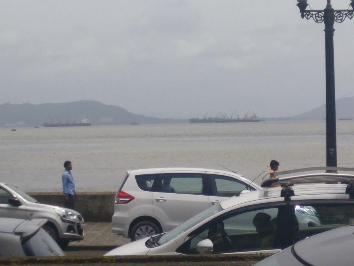 Strand Hotel, Colaba Mumbai Bagian luar foto