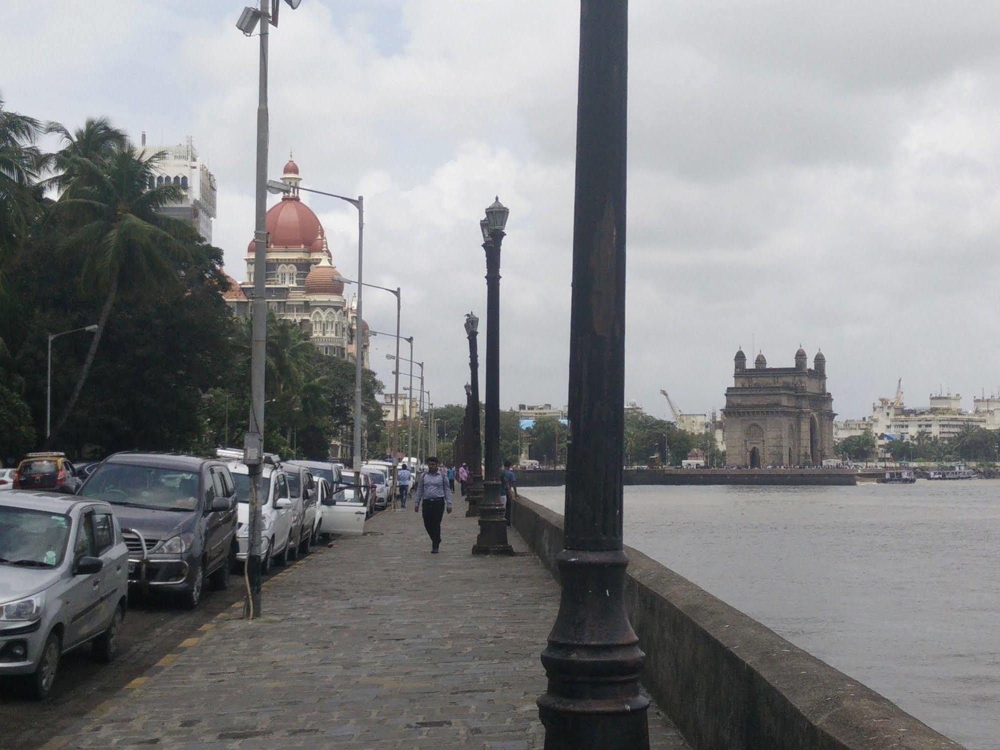 Strand Hotel, Colaba Mumbai Bagian luar foto