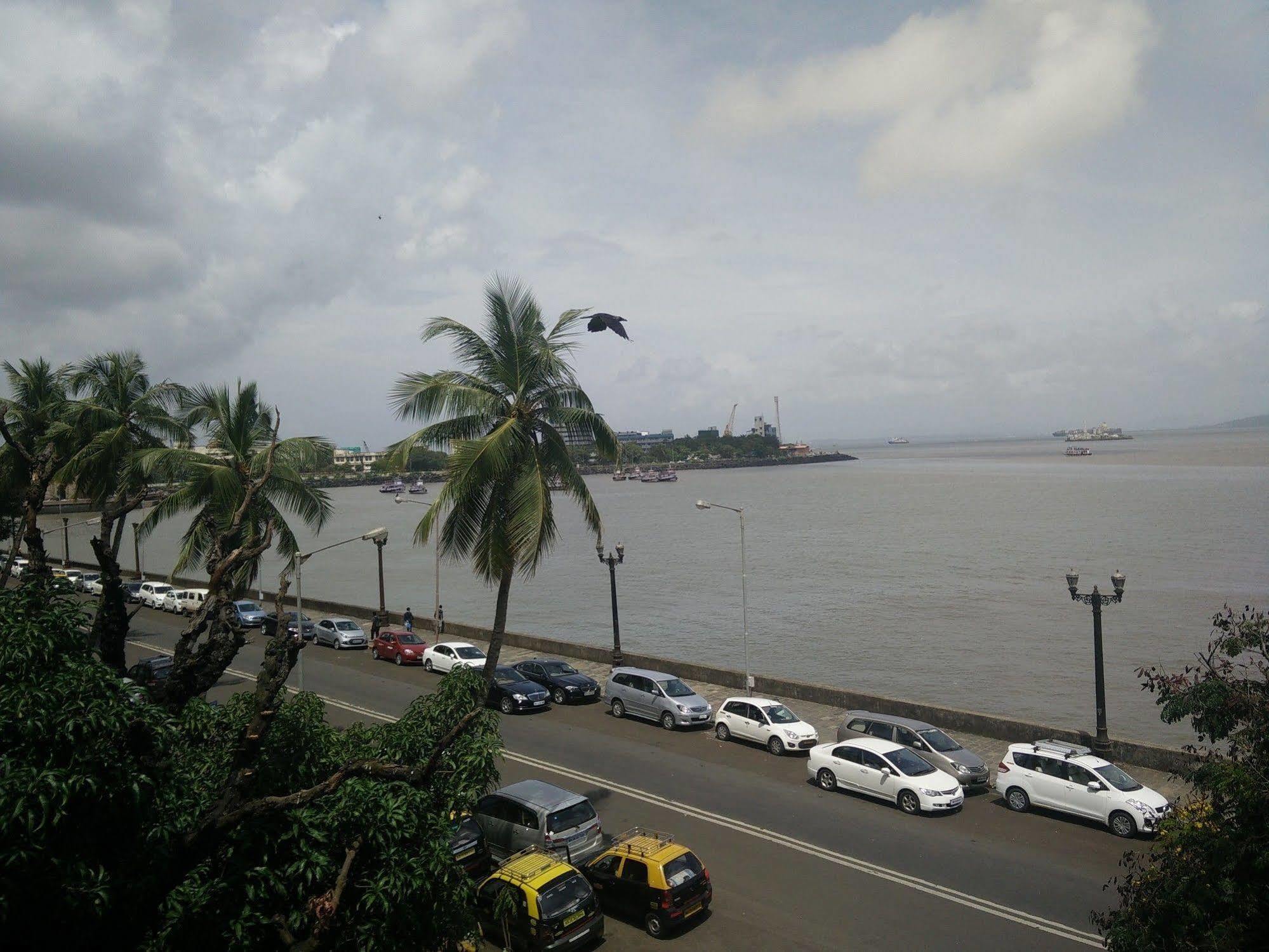 Strand Hotel, Colaba Mumbai Bagian luar foto