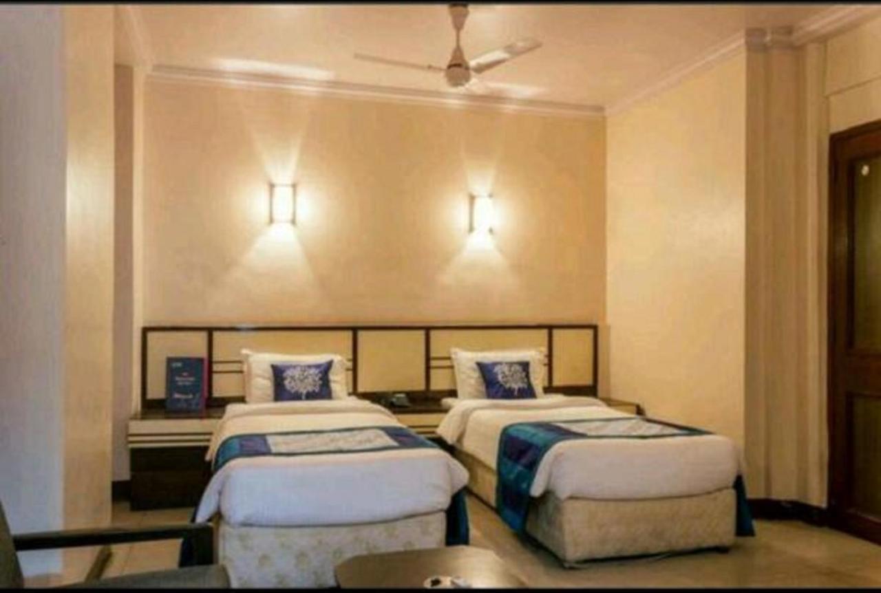 Strand Hotel, Colaba Mumbai Bagian luar foto